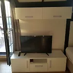 Deluxetaxim Apart